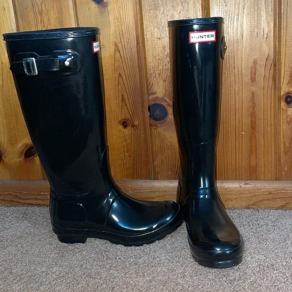 Hunter Original Tall Gloss Women's Rain Boots - Black, Size 6M/7F rain boots - Picture 3 of 12